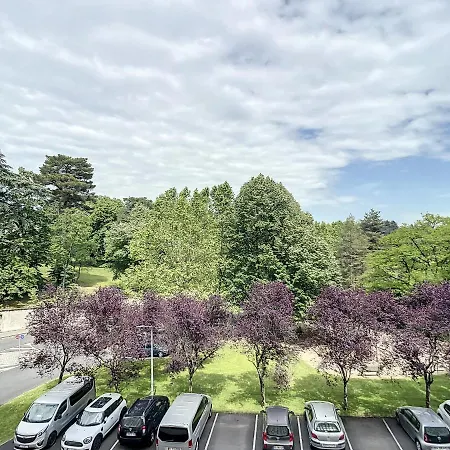 Cinema Spot Light Lyon - Trois Parkings Secu Caluire-et-Cuire